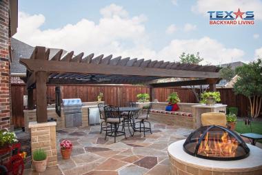 Outdoor Fire Pit and Kitchen in Frisco, TX