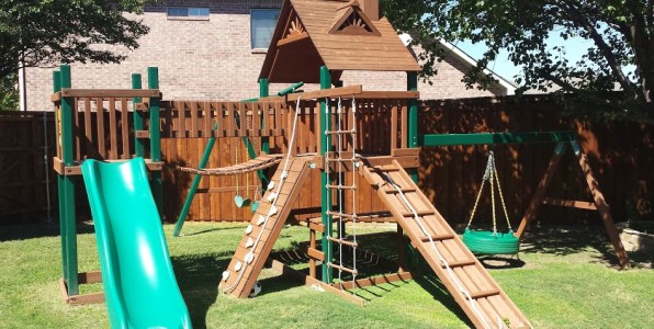 Plano fence staining