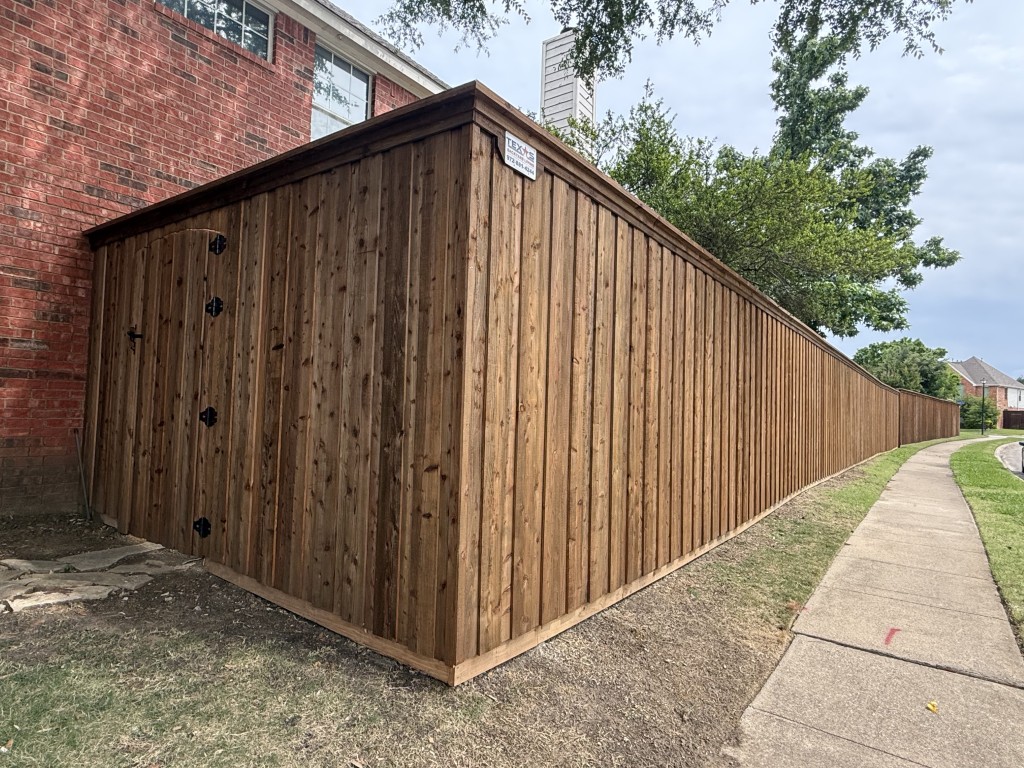 8-foot board-on-board Western Red Cedar fence in Dallas, Texas