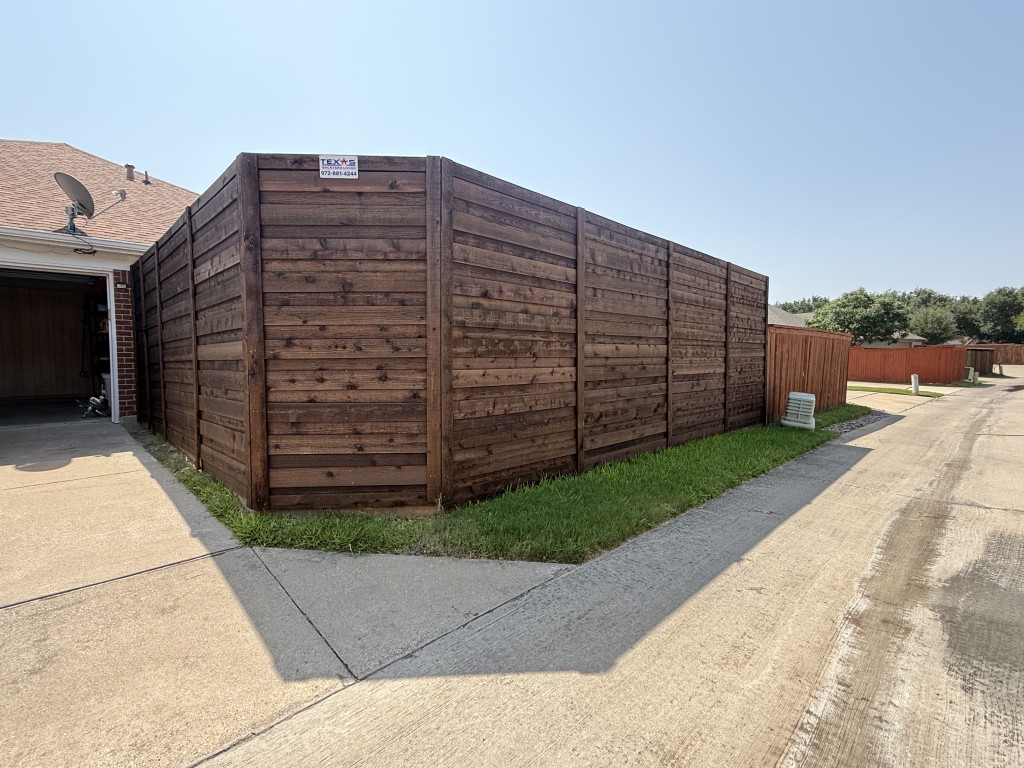 6-foot horizontal Japanese Cedar fence in Fort Worth, Texas